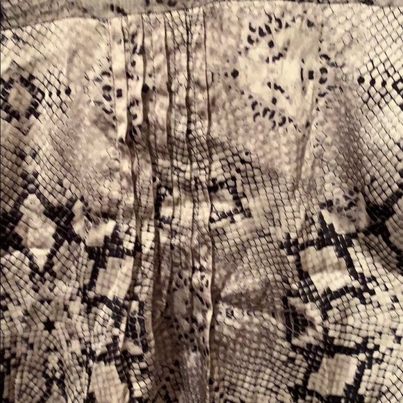 ALBERTO MAKALI SNAKE PYRHON SILK SHEER LONG SLEEVE BLOUSE GRAY SZ 6 NEW - Picture 6 of 6